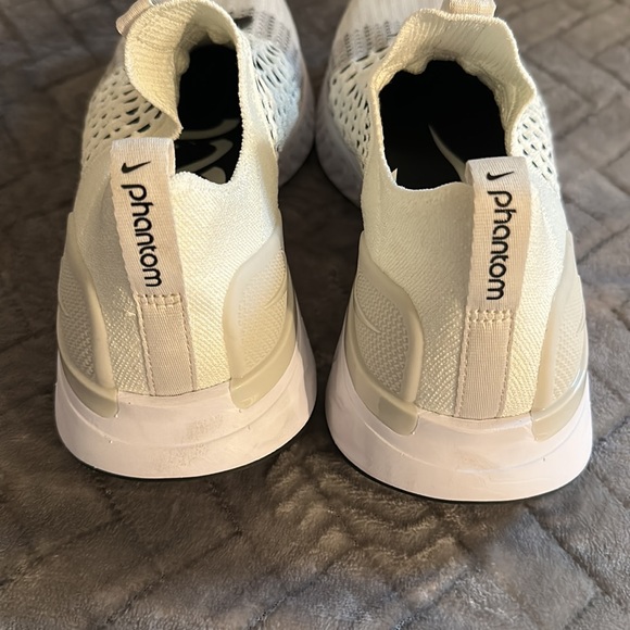 NWOT- Nike Men's React Phantom Run Flyknit 2 Running Shoes - Picture 6 of 7